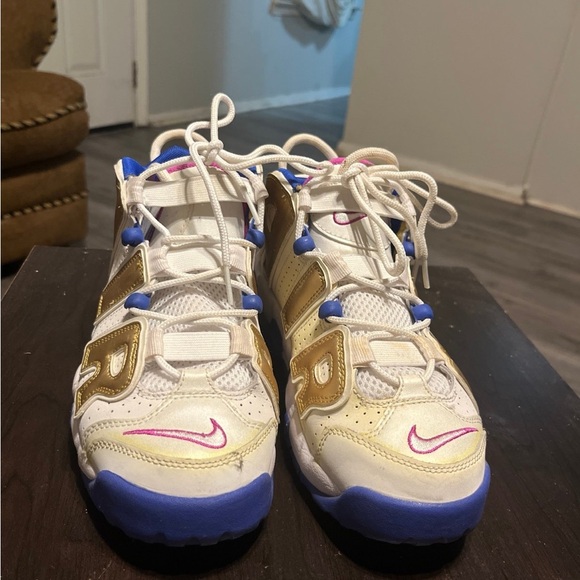 Nike - Picture 2 of 6